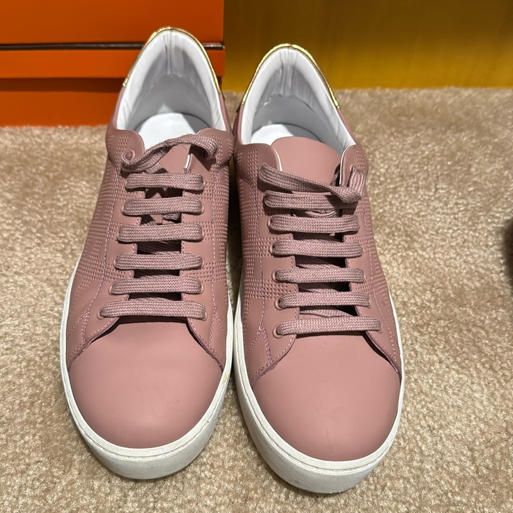 Mauve Burberry Sneakers, size 39.